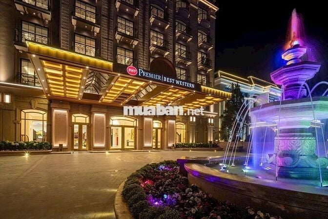 Lô thương mại nằm ngay trong Tổ hợp TTTMvà khách sạn 5 sao
