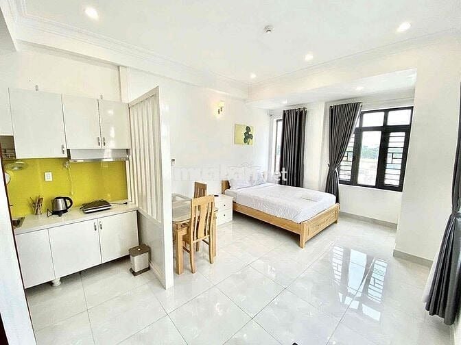 Căn hộ full nội thất 2 cửa sổ lớn tại khu vực Phú Nhuận