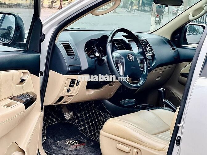 Toyota Fortuner 2016 2.7V 4X2 AT - 96,000 km.