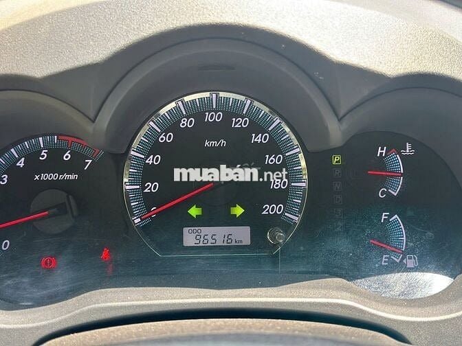 Toyota Fortuner 2016 2.7V 4X2 AT - 96,000 km.