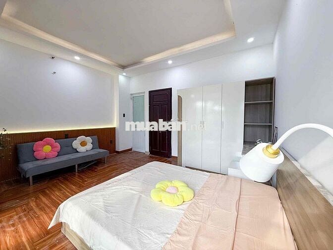 Cho Thuê Căn Hộ Ban Công Tách Bếp Full Nội Thất_Phạm Ngũ Lão Quận 1