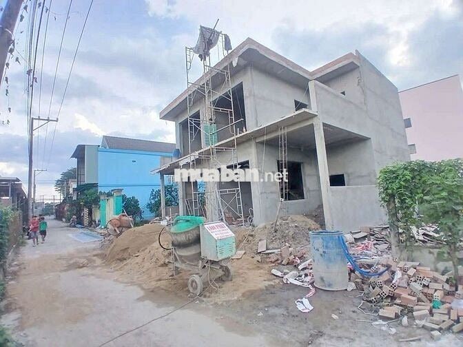 Bán nhà gần chợ Thạnh Phú . Trả trước 700tr sang tên trong ngày