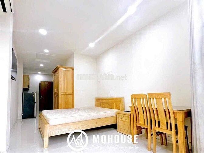 Cho Thuê Căn Hộ Ban Công Có Máy Giặt Riêng Đường Bờ Kè Hoàng Sa Quận 1