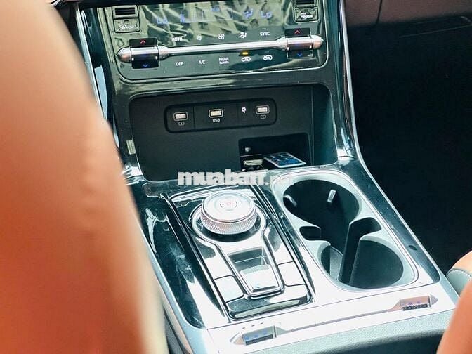 Kia Carnival 2023 Signature 2.2D - 63,000 km cọp.