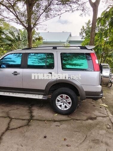 Bán xe 7 chỗ Everres máy dầu đời 2007