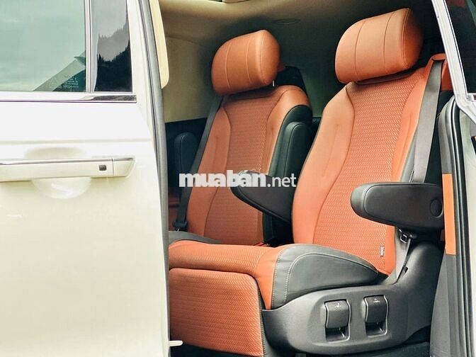 Kia Carnival 2023 Signature 2.2D - 63,000 km cọp.