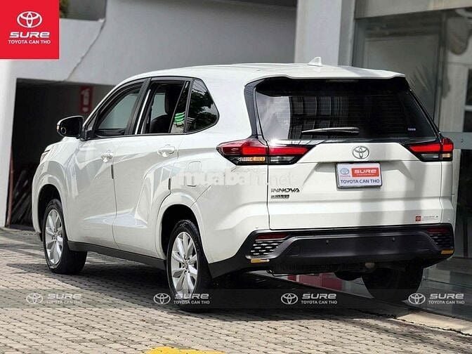 Toyota Innova Cross 2024 - 34.000 km