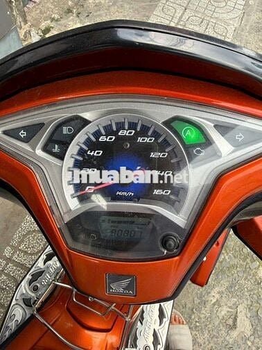 Xe máy Honda Air Blade màu cam đen