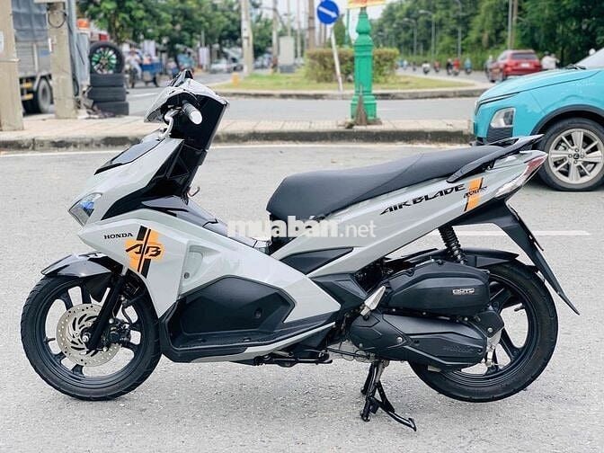 Honda Airblade 2018 xám xi măng cực đẹp máy zin êm
