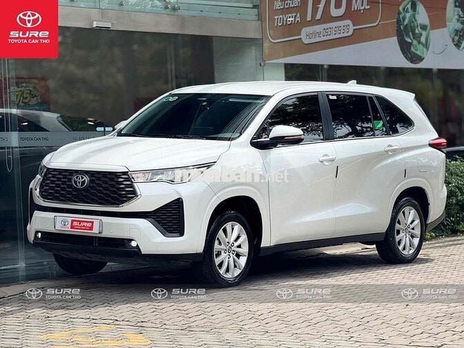 Toyota Innova Cross 2024 - 34.000 km