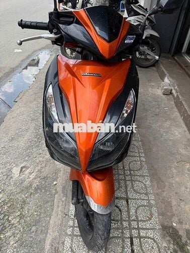 Xe máy Honda Air Blade màu cam đen