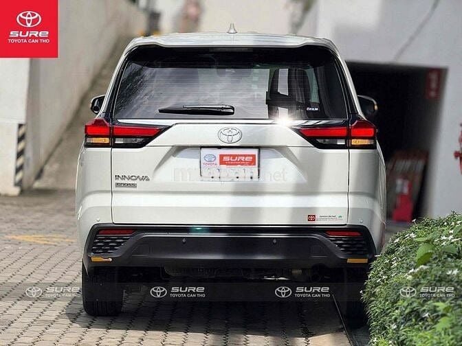Toyota Innova Cross 2024 - 34.000 km