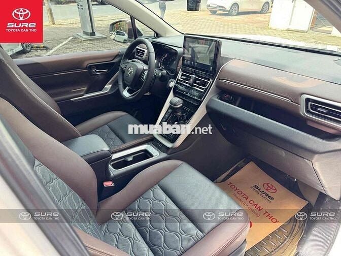 Toyota Innova Cross 2024 - 34.000 km