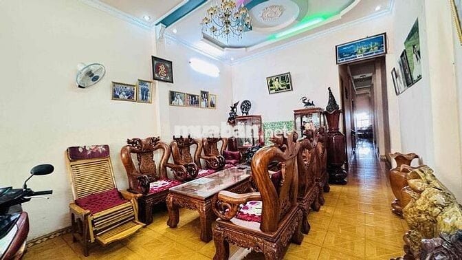 Bán nhà 2 Tầng mặt tiền PHẠM VĂN ĐỒNG - Pleiku