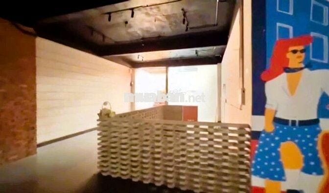 Mặt bằng kinh doanh rộng 275m² gần trung tâm thương mại Gigamall