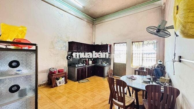 Bán nhà 2 Tầng mặt tiền PHẠM VĂN ĐỒNG - Pleiku