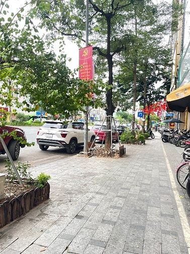 BÁn Nhà MP Thuỵ Khuê lo góc 66m2 mt 5,5 m x4 t giá 37,99 ty
