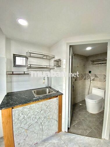 Còn 1 phòng cửa sổ trời chợ Bình Thành - Ngay KDC & KCN Vĩnh Lộc