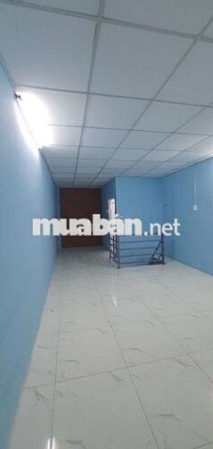 Cho thuê nhà ngay vong xoay Âu Cơ Lê Đại Hành, dt: 3,5x12m trệt gác