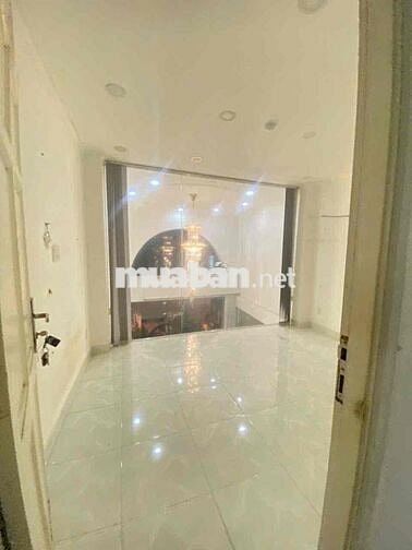 Chính chủ cho thuê mặt bằng KD đường CMT8 Quận 10.Trệt Lững 60m2