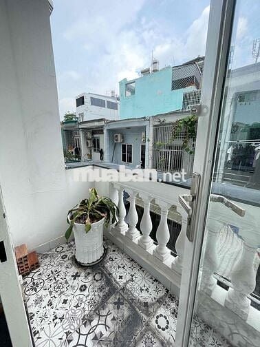Nhà Mới Đẹp Có Nội Thất đg PHI P12: 5x10m, 2 lầu sân thượng