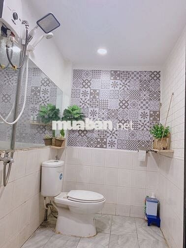 368hbc - nhà hẻm bagac , sân rộng , giá tốt