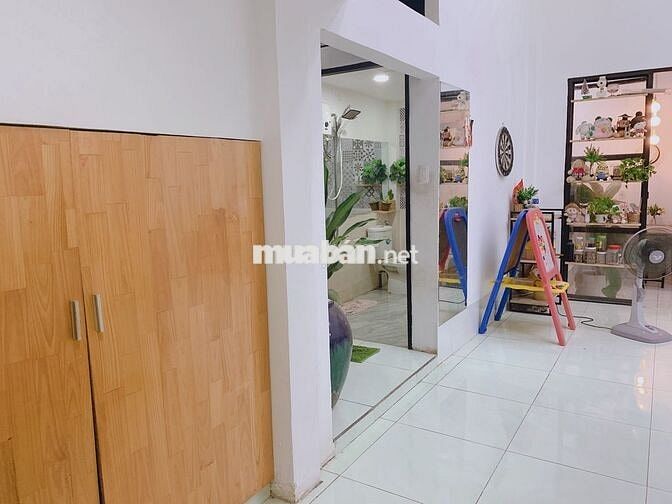 368hbc - nhà hẻm bagac , sân rộng , giá tốt