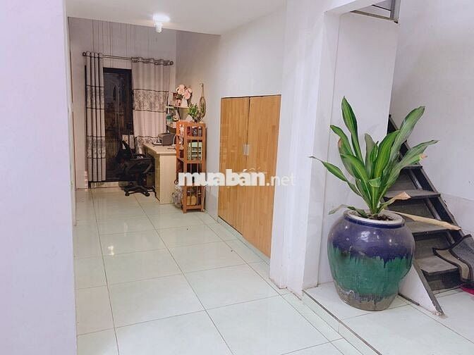 368hbc - nhà hẻm bagac , sân rộng , giá tốt