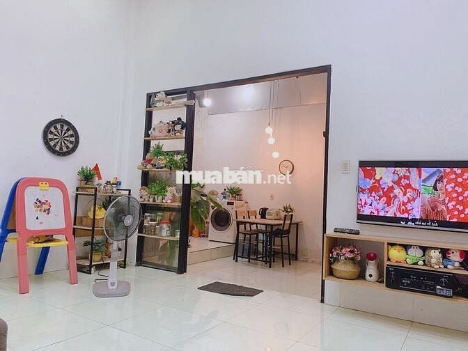 368hbc - nhà hẻm bagac , sân rộng , giá tốt