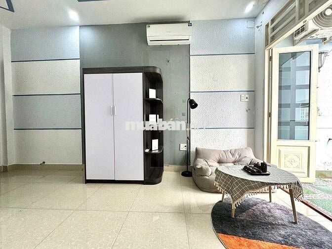 STUDIO BAN CÔNG CỰC THOÁNG, ĐẦY ĐỦ NỘI THẤT