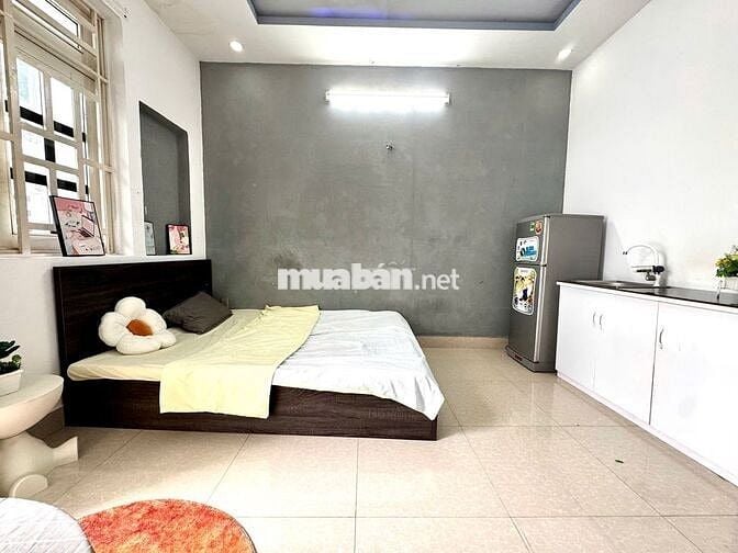 STUDIO BAN CÔNG CỰC THOÁNG, ĐẦY ĐỦ NỘI THẤT