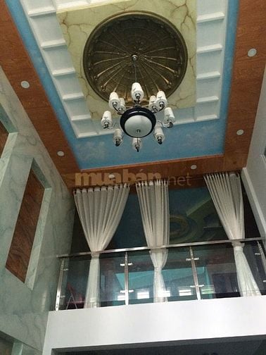 Cần bán nhà kiểu villa, khu dan trí cao, giá 25 tỷ
