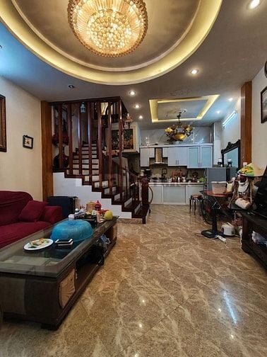 NHÀ ĐẸP PHỐ TÂY SƠN ĐỐNG ĐA - 50M² x 5 TẦNG –MT; 5M ,11.5 Tỷ ) 