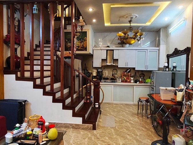 NHÀ ĐẸP PHỐ TÂY SƠN ĐỐNG ĐA - 50M² x 5 TẦNG –MT; 5M ,11.5 Tỷ ) 