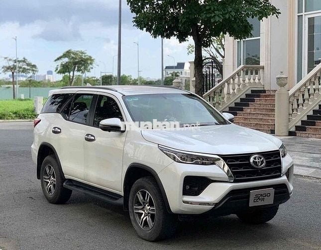 Toyota Fortuner 2022 2.4L 4x2 AT - 55000 km