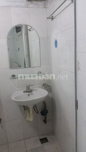 Nhà 30m khép kín 3,3tr: Gần AEON LongBiên- cầu VĩnhTuy