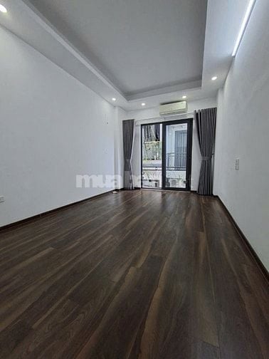 Chính Chủ Bán nhà Thượng Thanh: DT 32m2, 5Tầng, Fun đồ , Gía 6.5 Tỷ 