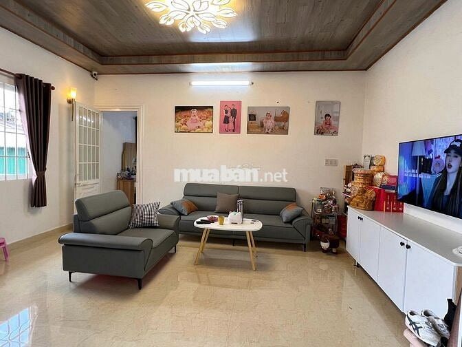 Bán Nhà Phố Mặt Tiền 6.6m2 Đường Hoàng Diệu Giá chỉ 8.1 tỷ