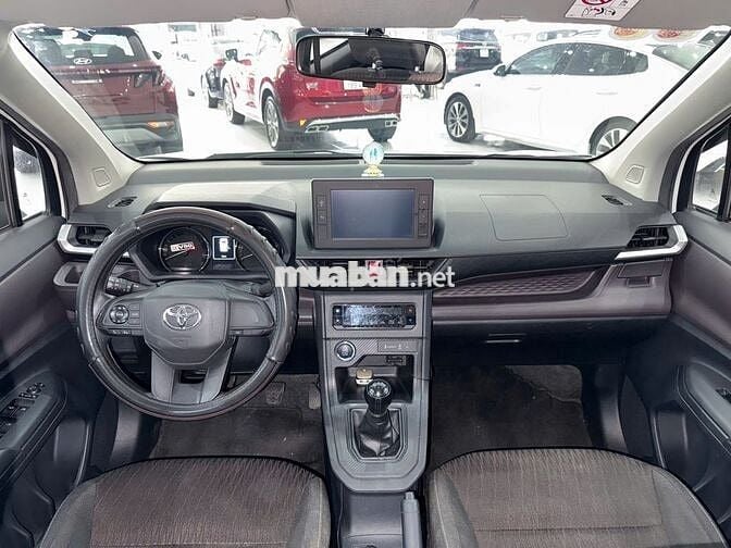 Toyota Avanza Premio 1.5MT 2022 số sàn
