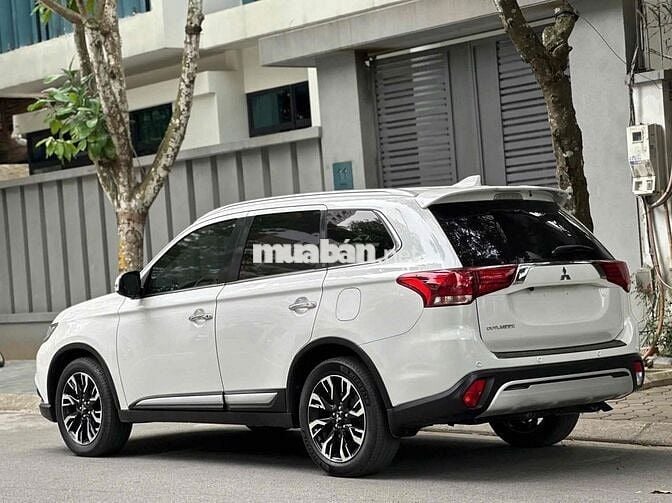 Mitsubishi Outlander 2.0Premium 2020 siêu đẹp