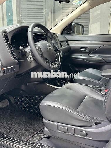 Mitsubishi Outlander 2.0Premium 2020 siêu đẹp