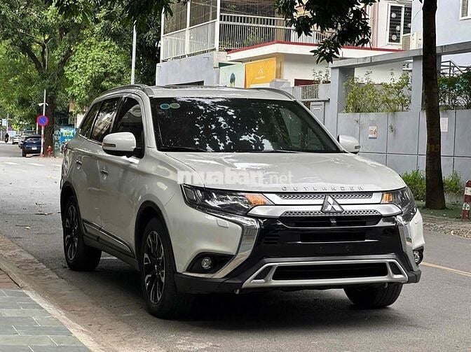 Mitsubishi Outlander 2.0Premium 2020 siêu đẹp