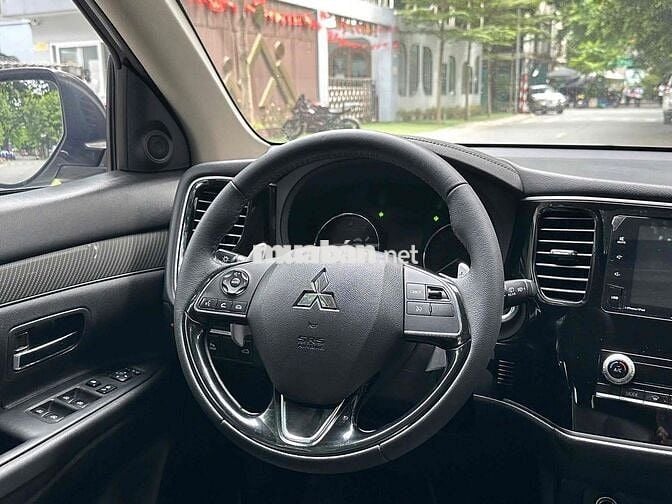 Mitsubishi Outlander 2.0Premium 2020 siêu đẹp