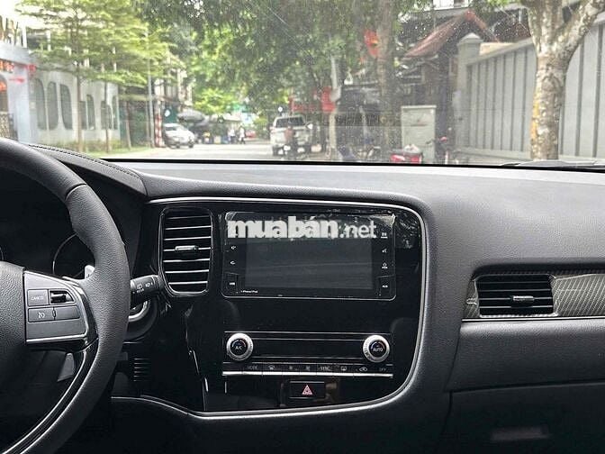 Mitsubishi Outlander 2.0Premium 2020 siêu đẹp