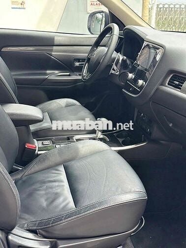 Mitsubishi Outlander 2.0Premium 2020 siêu đẹp