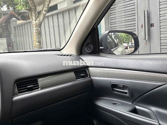Mitsubishi Outlander 2.0Premium 2020 siêu đẹp