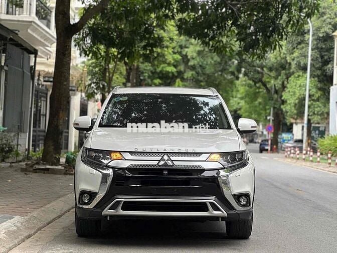 Mitsubishi Outlander 2.0Premium 2020 siêu đẹp