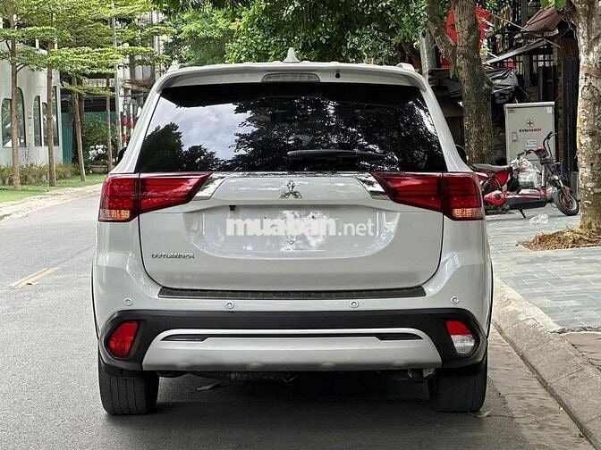 Mitsubishi Outlander 2.0Premium 2020 siêu đẹp