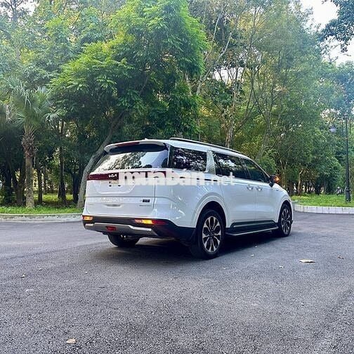 Kia Carnival 2023 Signature 2.2D - 68700 km