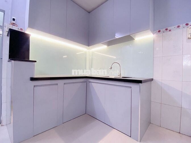 Nhà hẻm xe hơi Hoàng Hoa Thám 5x5 Đông Nam 2 PN 2 WC nhỉnh 4 T